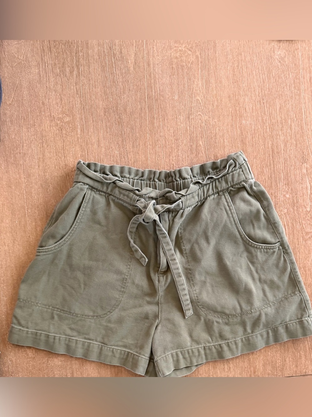 Old Navy Olive Green Paperbag Waist Utility Shorts | Women’s Medium